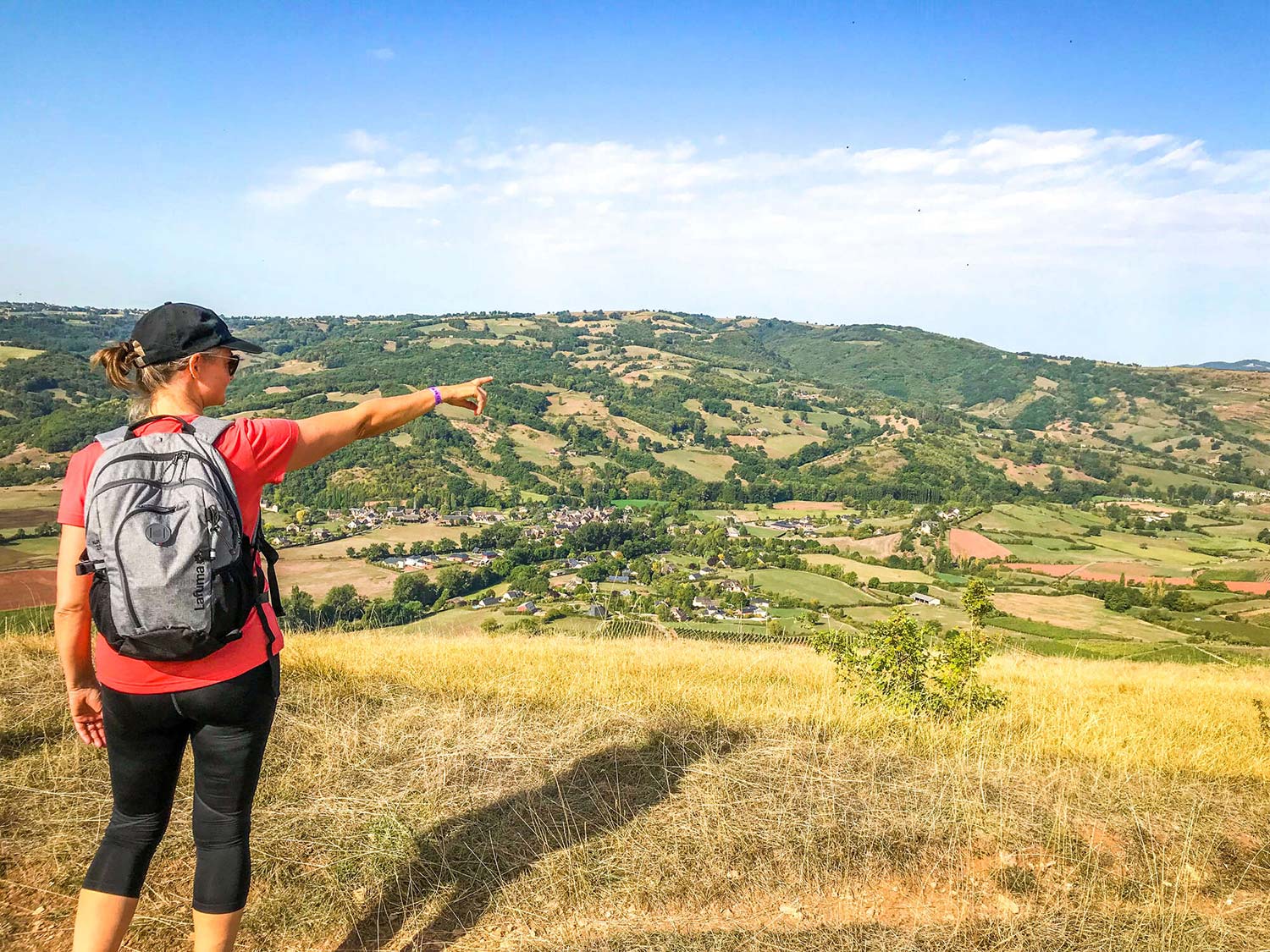Randonnee nature camping vert lavande rougier aveyron village